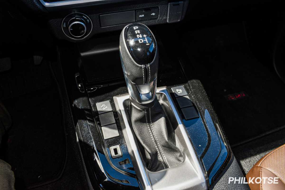 A picture of the 2021 D-Max's shifter