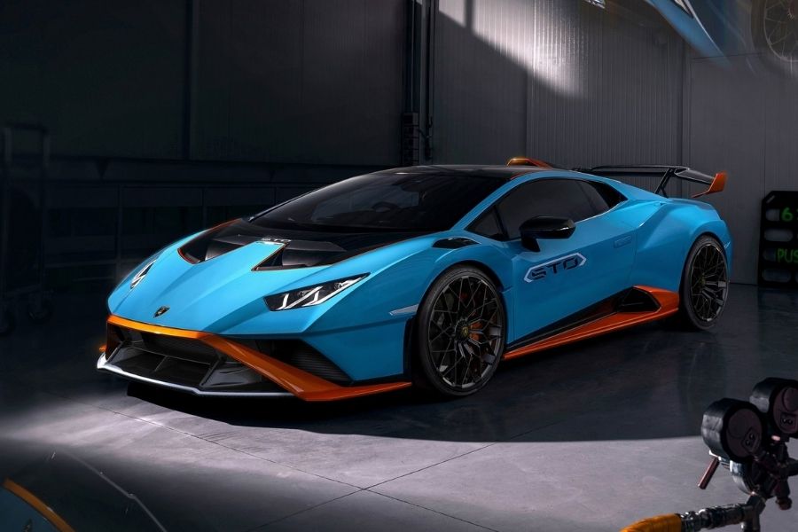 How do rich people configure their exotic Lamborghini?