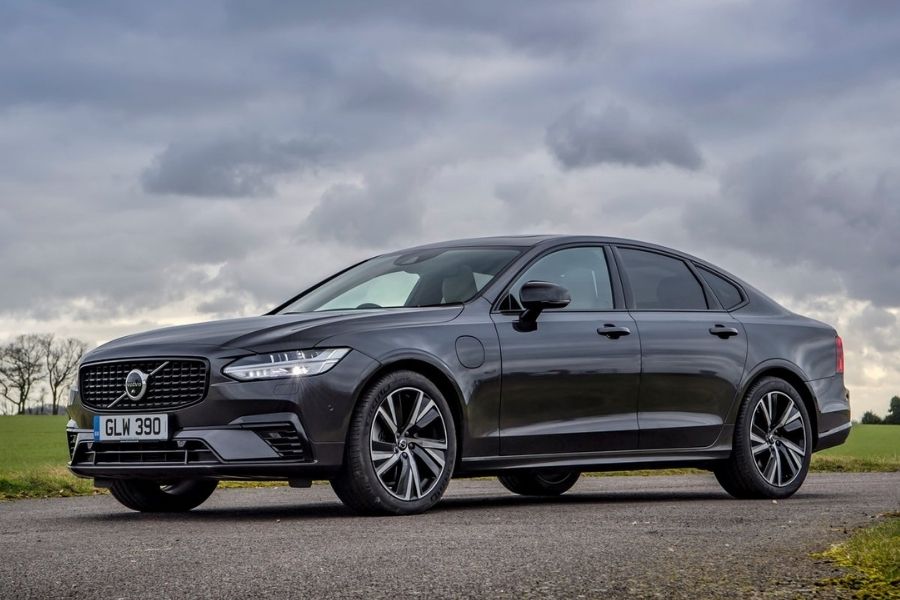 Volvo S90 front shot