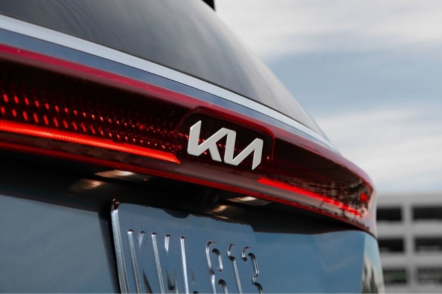 Kia new logo starts to roll out in Asia – when will the PH get it?