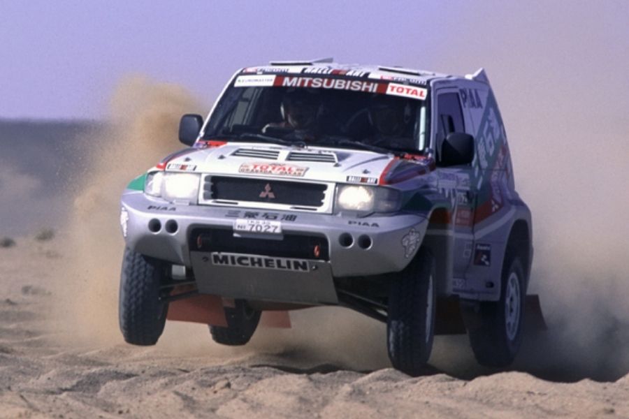 Mitsubishi pajero rally