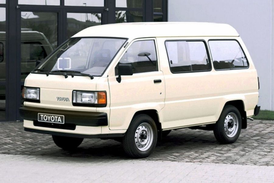 Toyota LiteAce: a simple but reliable people carrier 