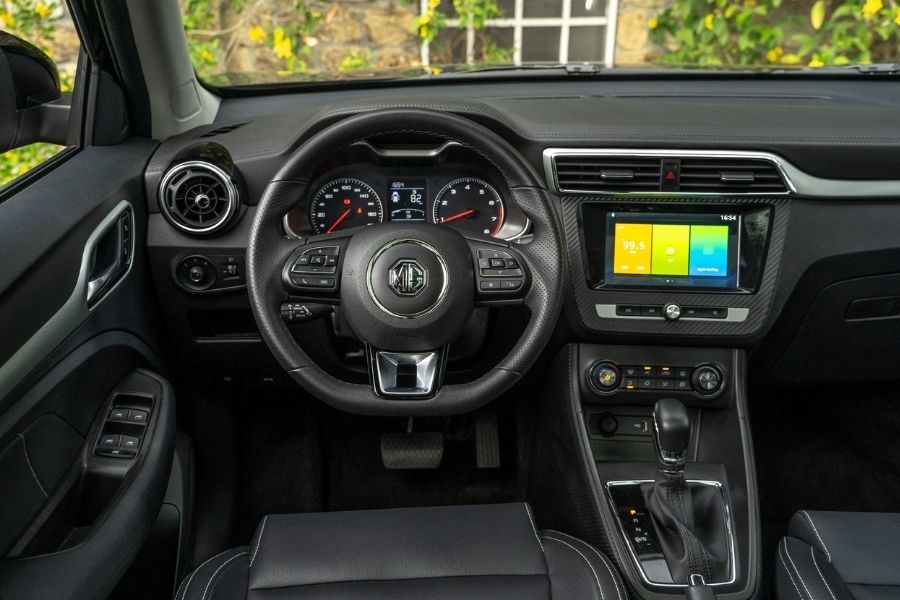 MG ZS interior