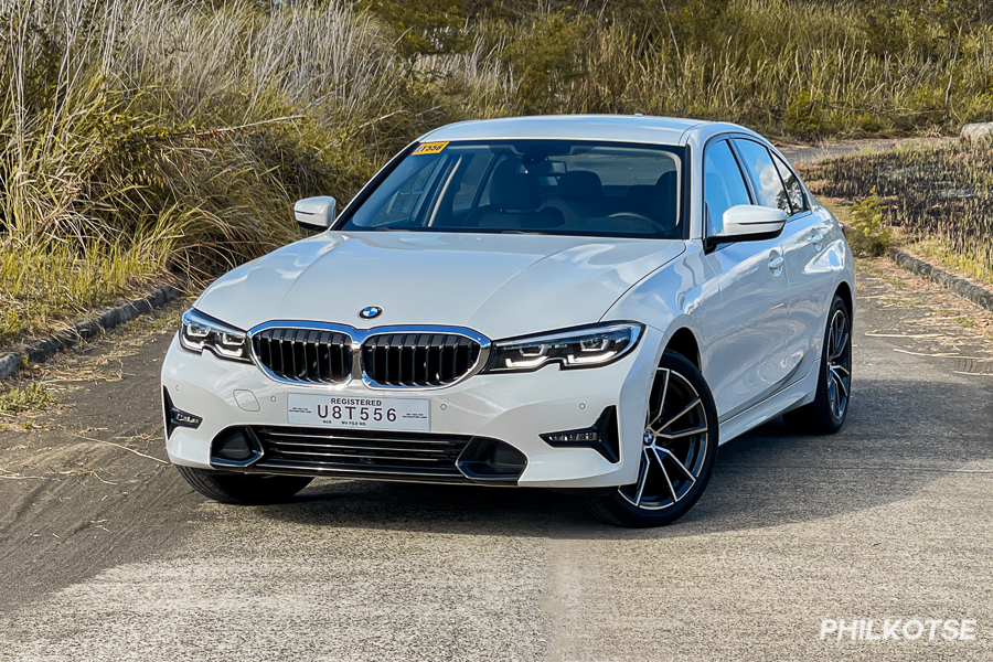 Another picture of the front of the BMW 318i Sport