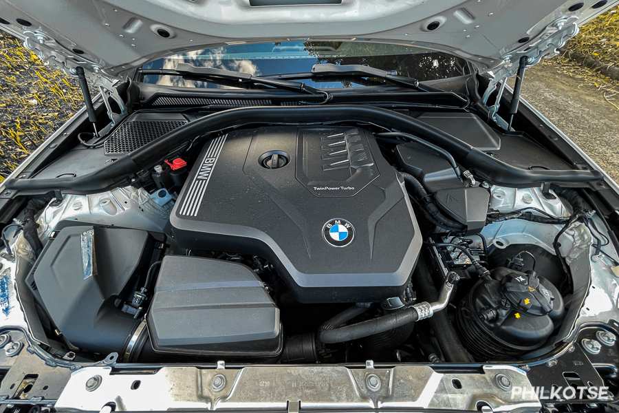 A picture of the BMW 318i Sport's engine