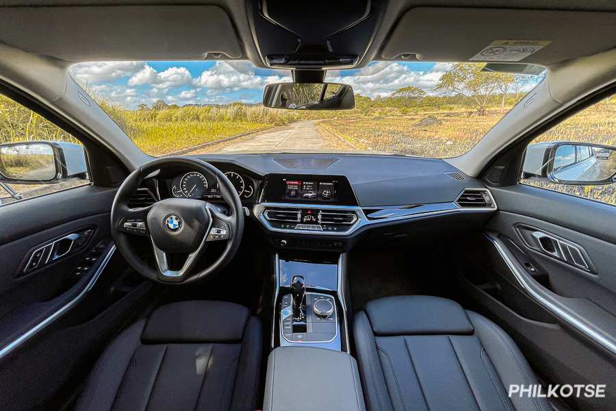 A picture of the interior of the BMW 318i Sport's interior