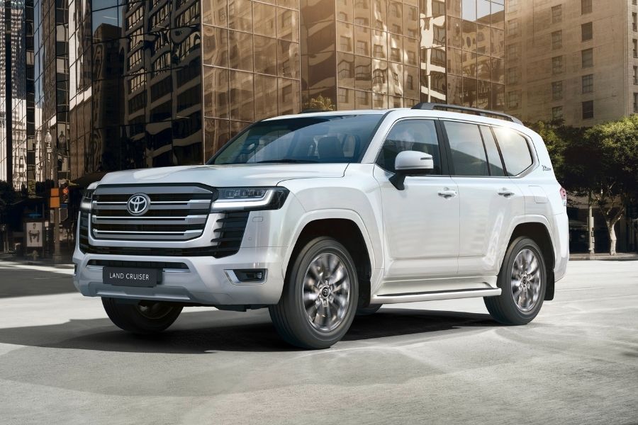 2022 Toyota Land Cruiser debuts with new lighter body, V6 engine