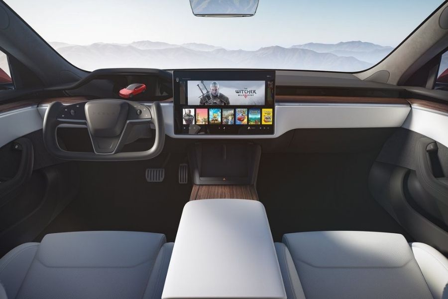 Yoke steering wheel could be standard on future Tesla models
