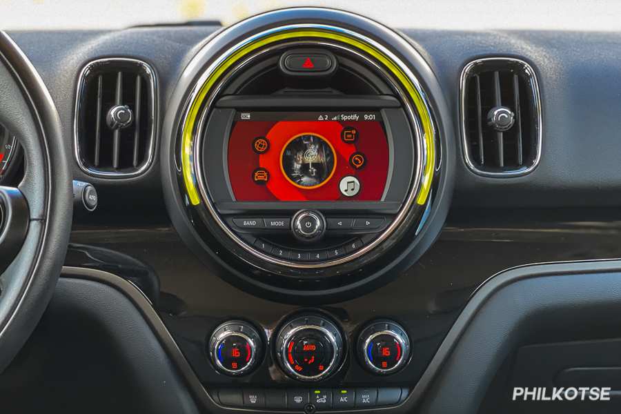 A picture of the Countryman's headunit