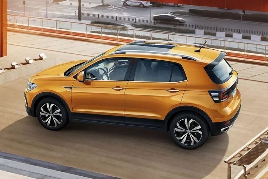 2021 Volkswagen T-Cross vs Toyota Corolla Cross Comparison: Spec Sheet ...