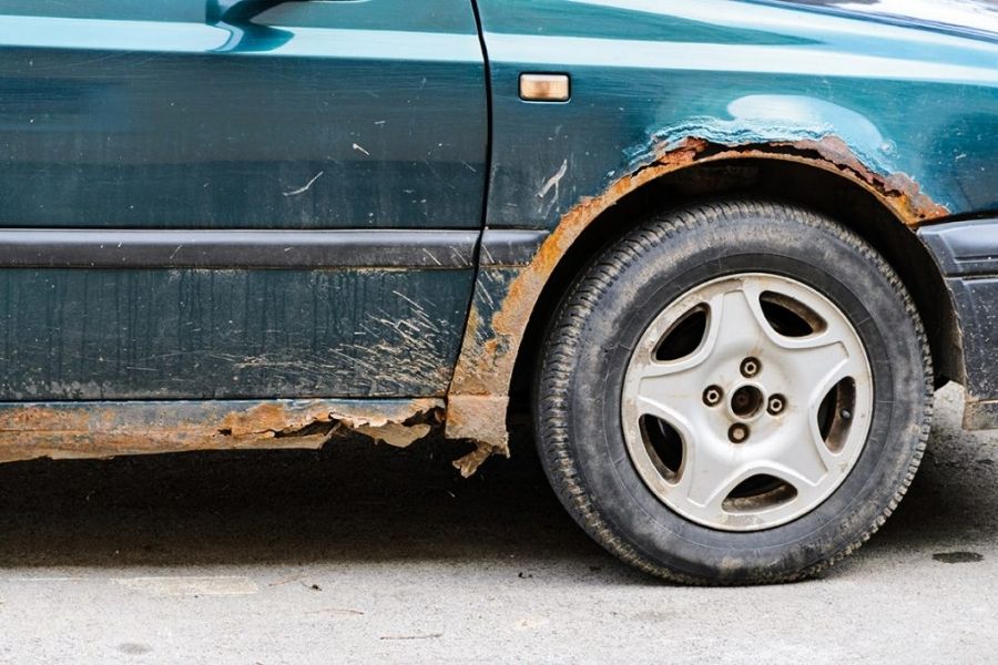 ‘Is it normal for rust to form on my car’s brake rotors?’ [Newbie Guide]