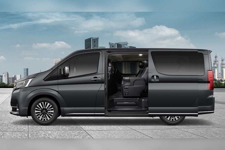 Toyota Hiace Side Toyota Hiace Side