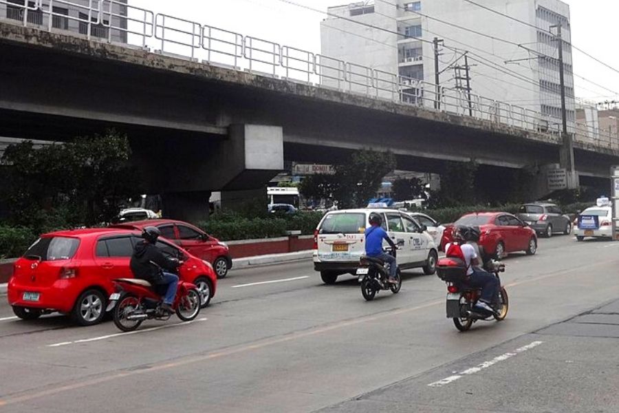 MMDA opens first motorcycle rain shelter on EDSA; to add more soon