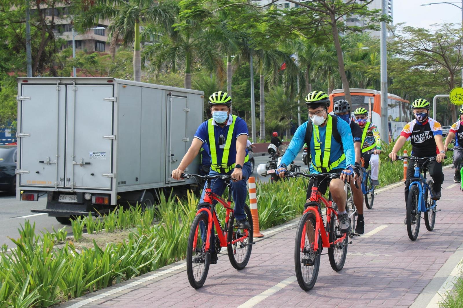 DOTr completes 497-km bike lanes in NCR, Cebu, and Davao 