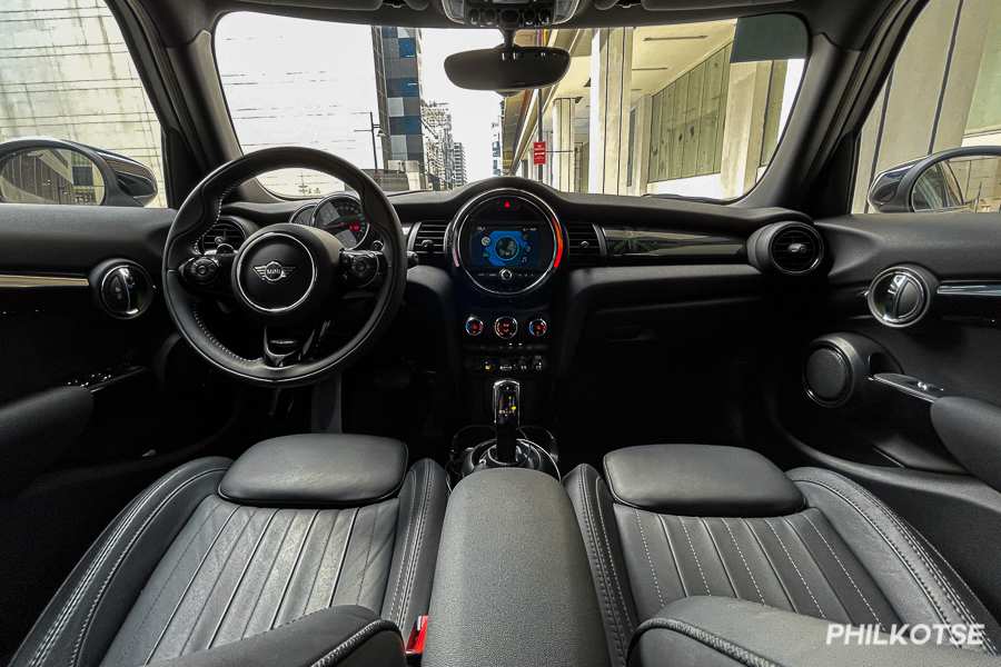 A picture of the Mini Cooper S 5-Door's interior