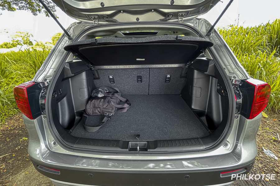 A picture of the Vitara's trunk