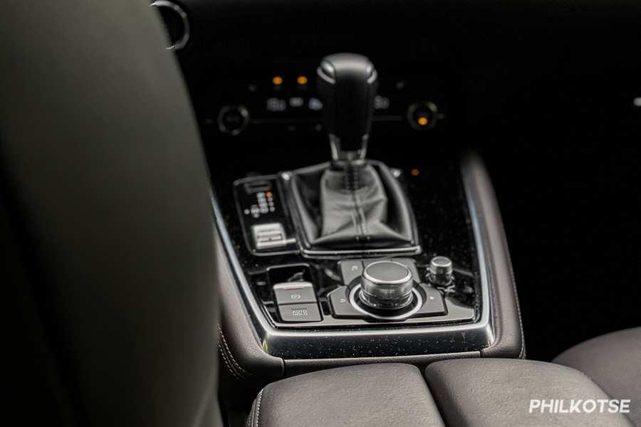 A picture of the CX-8's gear shift lever