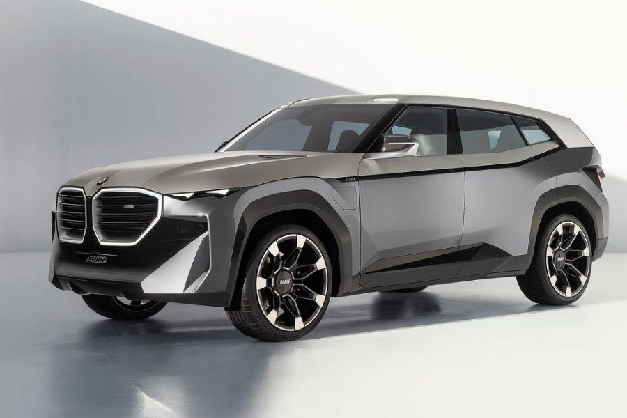 BMW Concept XM is an electrified SUV with enormous grille  