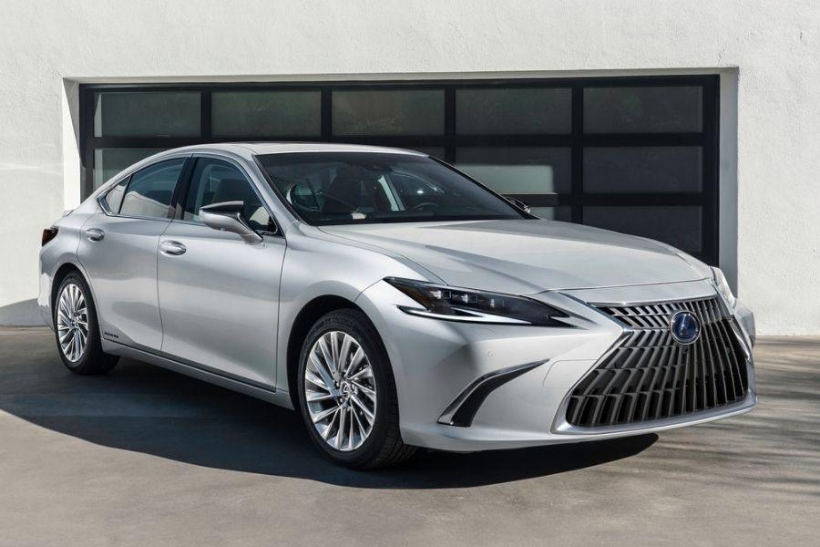 Lexus PH reminds that 2022 ES is already in the Philippines