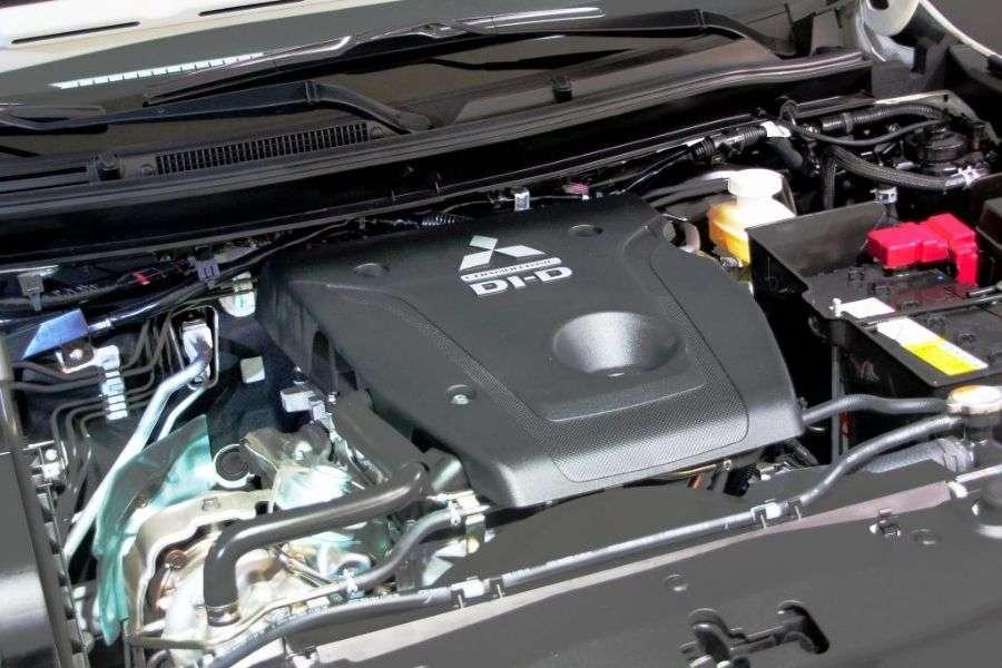 A picture of the Mitsubishi Strada's engine