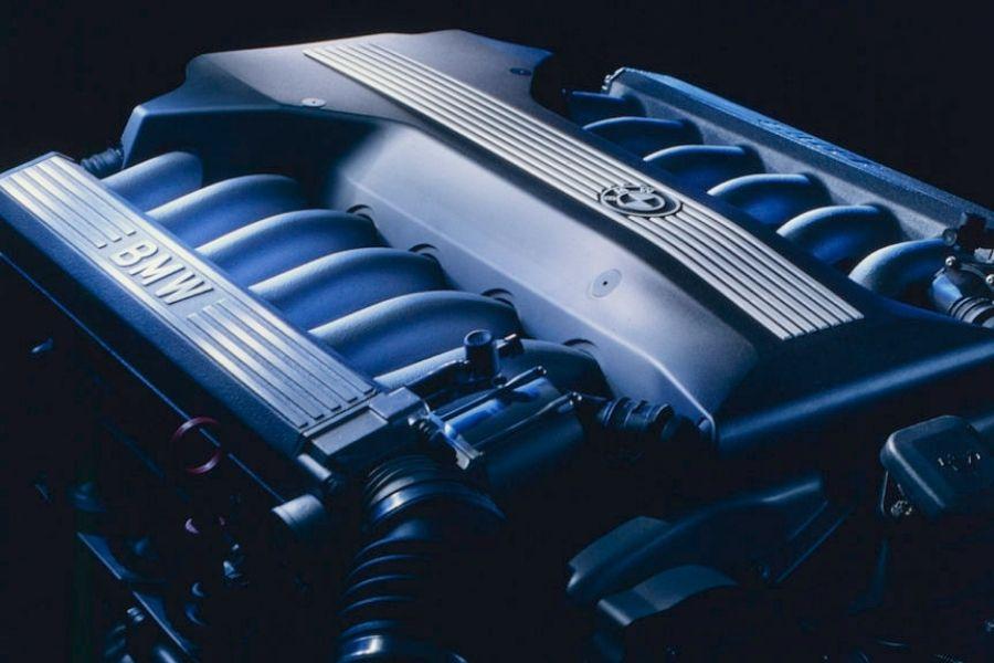 What are the best BMW V12s of all time? 
