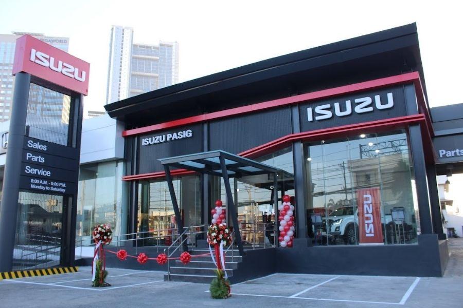 Isuzu Pasig named 2021 dealer of the year