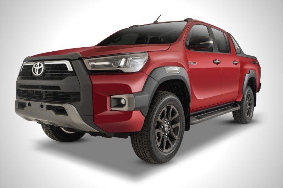 A picture of the front of the Toyota Hilux Conquest