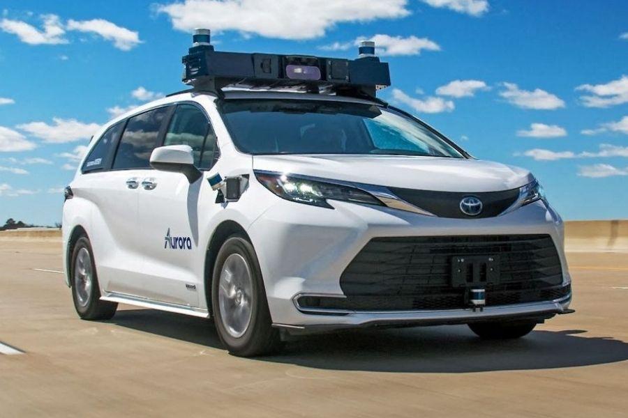 Toyota starts testing self-driving ride-hailing fleet