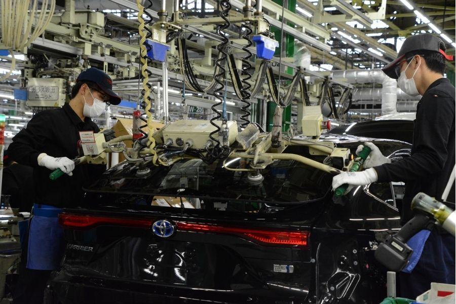 Toyota cuts global production plan anew 