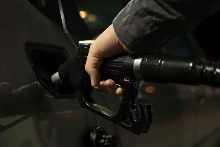 Fuel prices may continue to rise amid weakening peso, DOE says