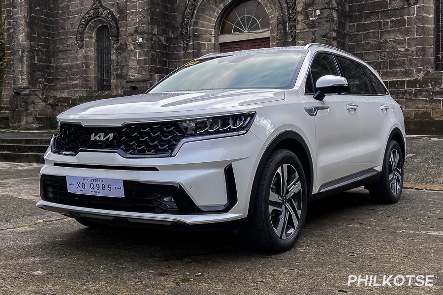 2022 Kia Sorento front profile shot