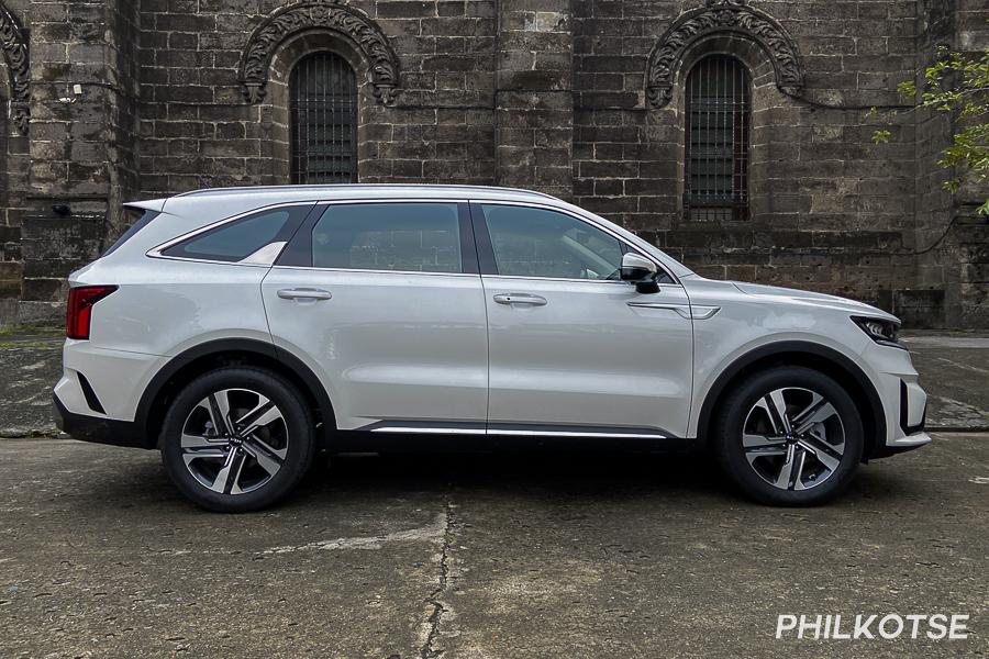 2022 Kia Sorento side profile shot