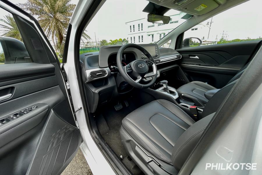 2023 Hyundai Stargazer interior front