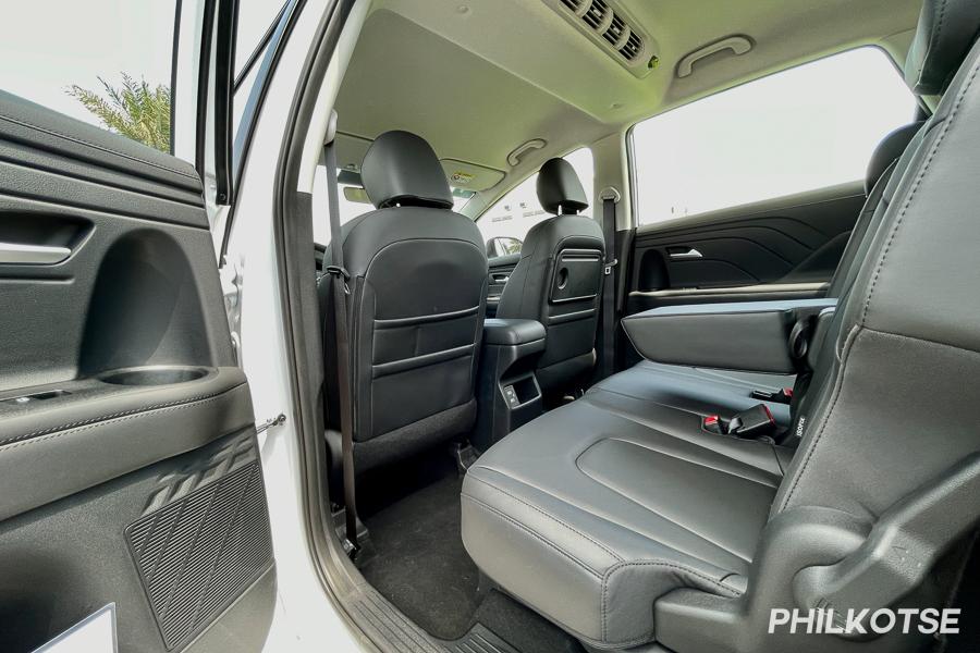 2023 Hyundai Stargazer second row seats