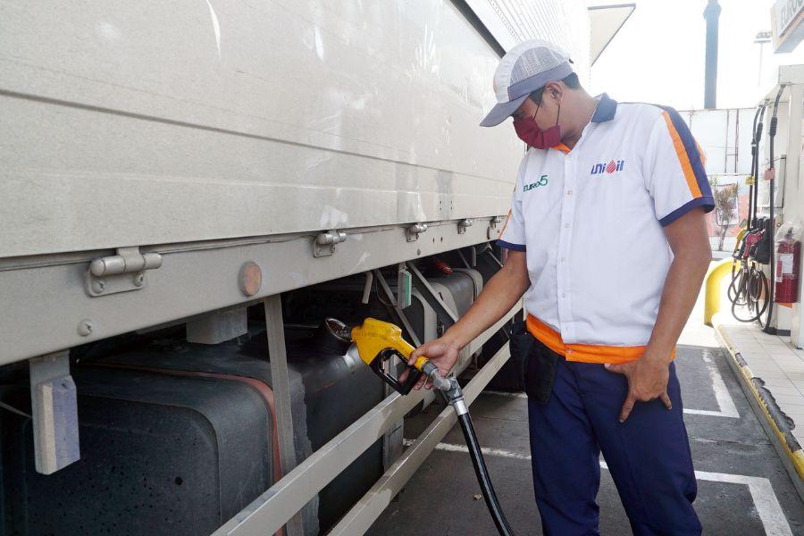 Why diesel price increases much higher than gasoline these days