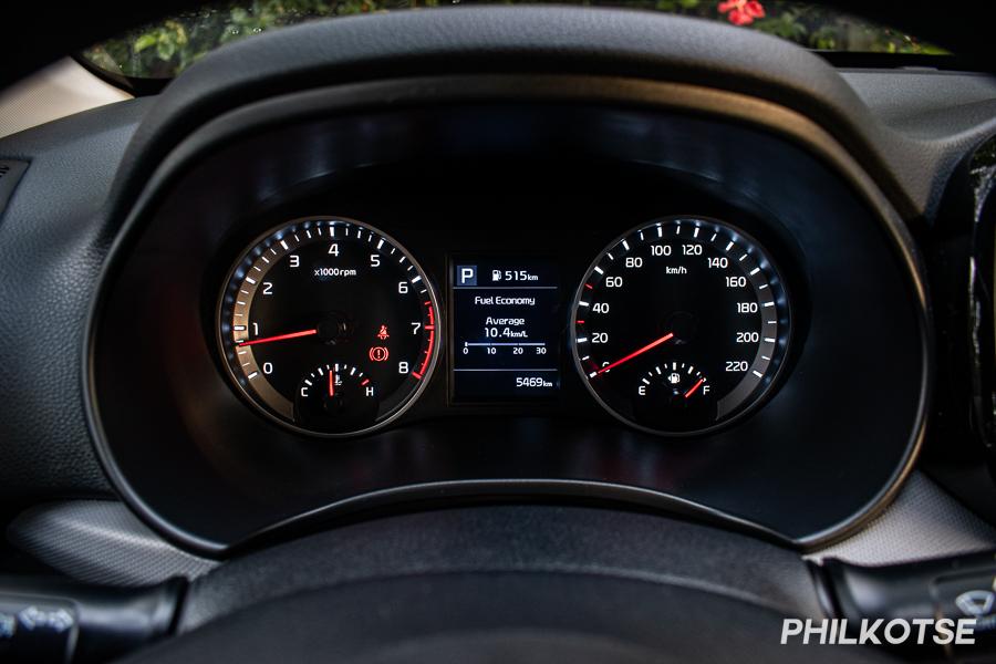 A picture of the Kia Stonic Style Edition's gauge cluster