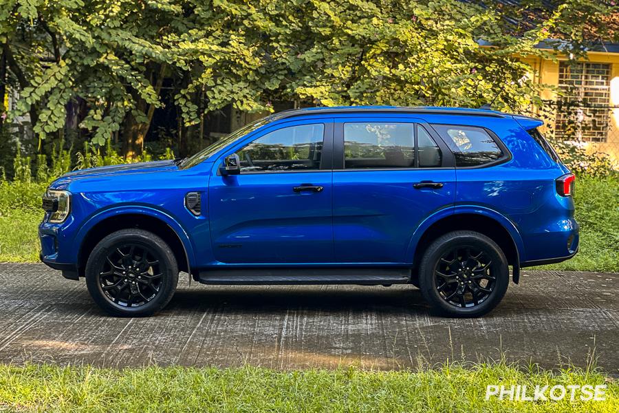 Ford Everest side view