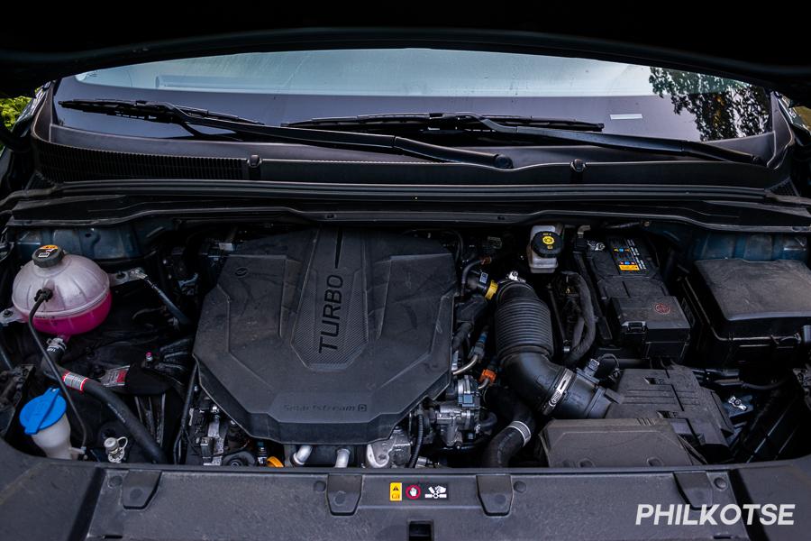 A picture of the Kia Carnival's engine bay