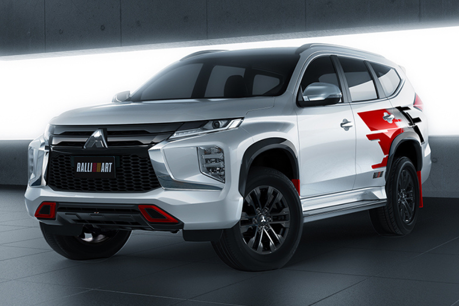 Mitsubishi showcases models equipped with Ralliart accessories