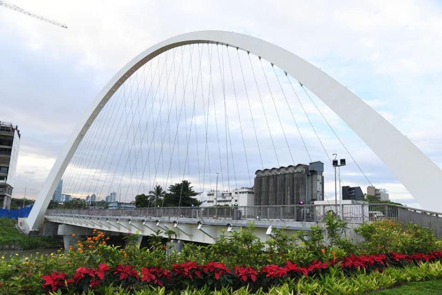 Parklinks Bridge linking cities of Quezon, Pasig now open