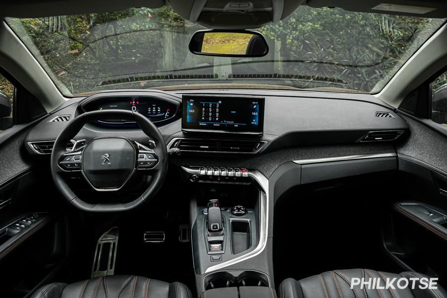 A picture of the Peugeot 3008's front cabin
