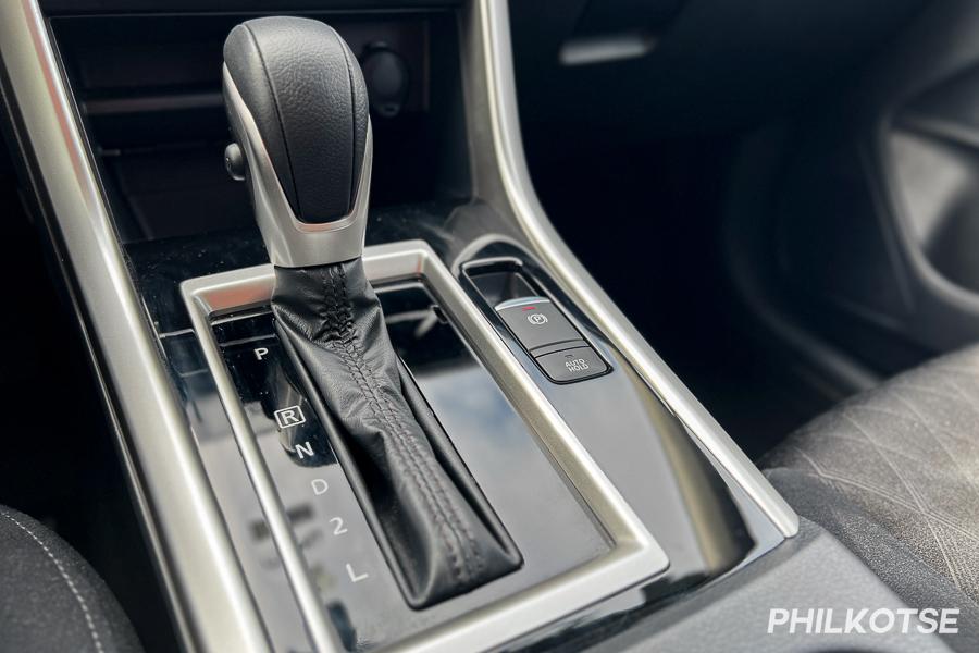 Mitsubishi Xpander gear shifter