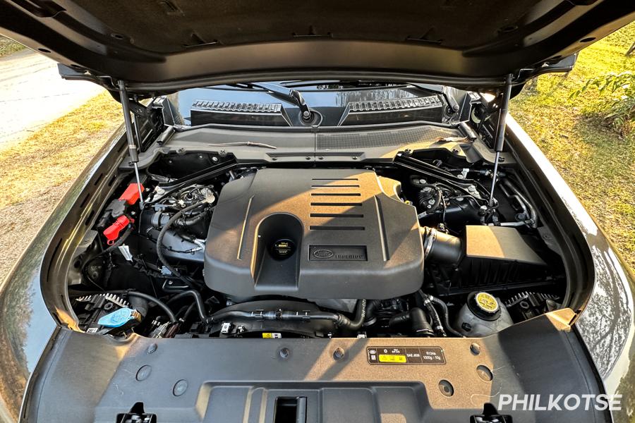 The Defender 110's 2.0-liter Ingenium diesel engine Defender 110's 2.0-liter Ingenium diesel engine