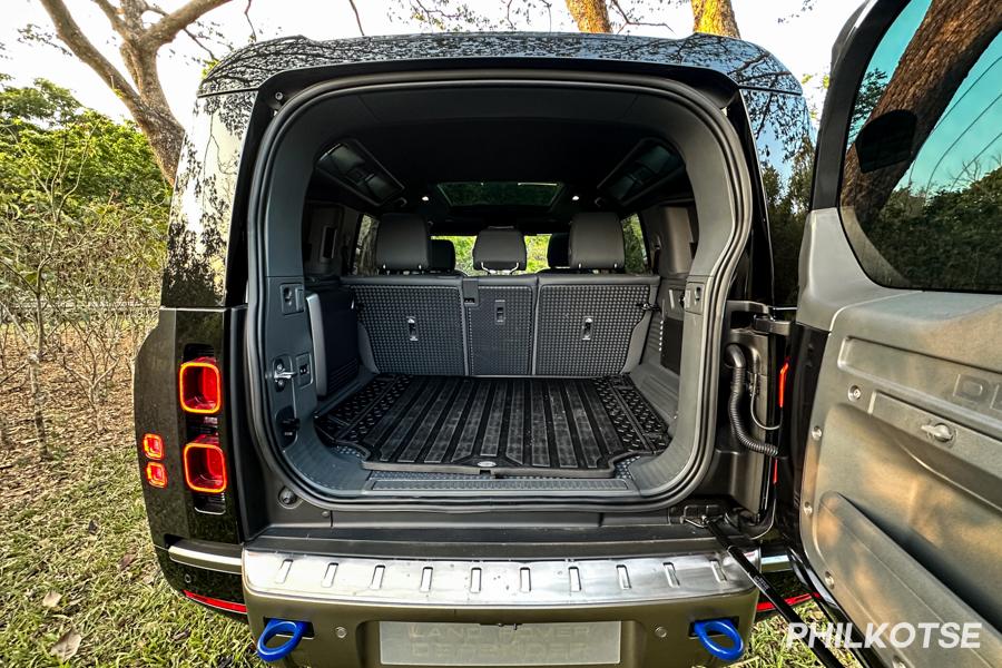 A peek inside its trunk. Note how the cargo doors open A picture of the Defender 110's trunk