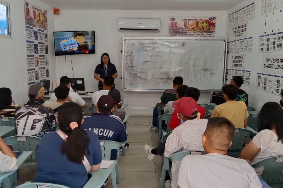 LTO holds free theoretical driving course nationwide