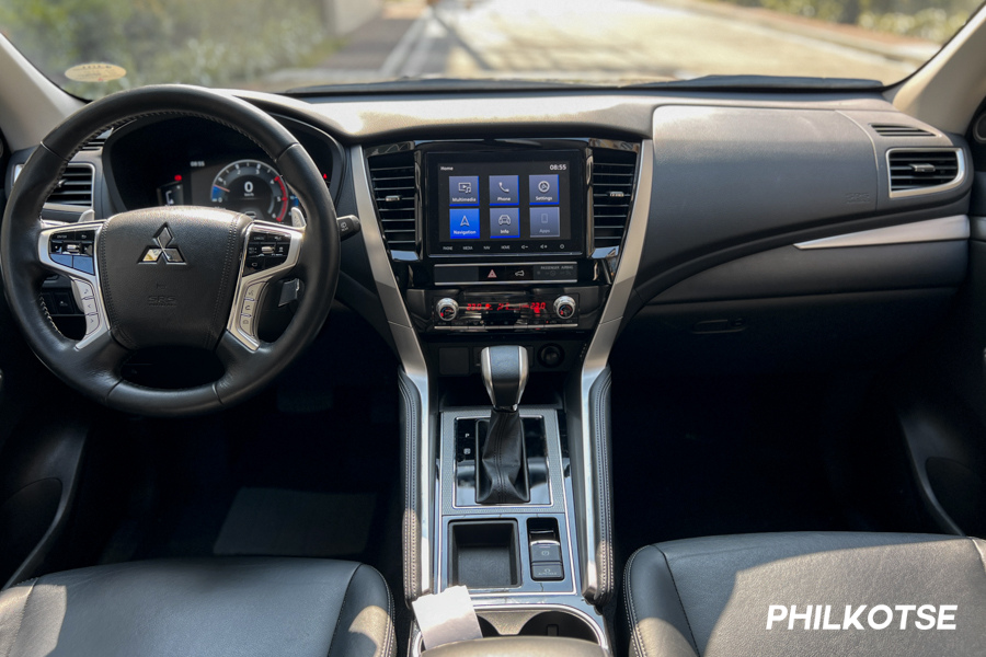 Mitsubishi Montero Sport interior view