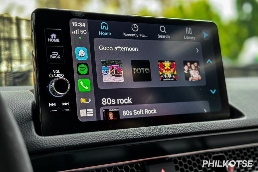  Civic Type R's nine-inch touchscreen infotainment system