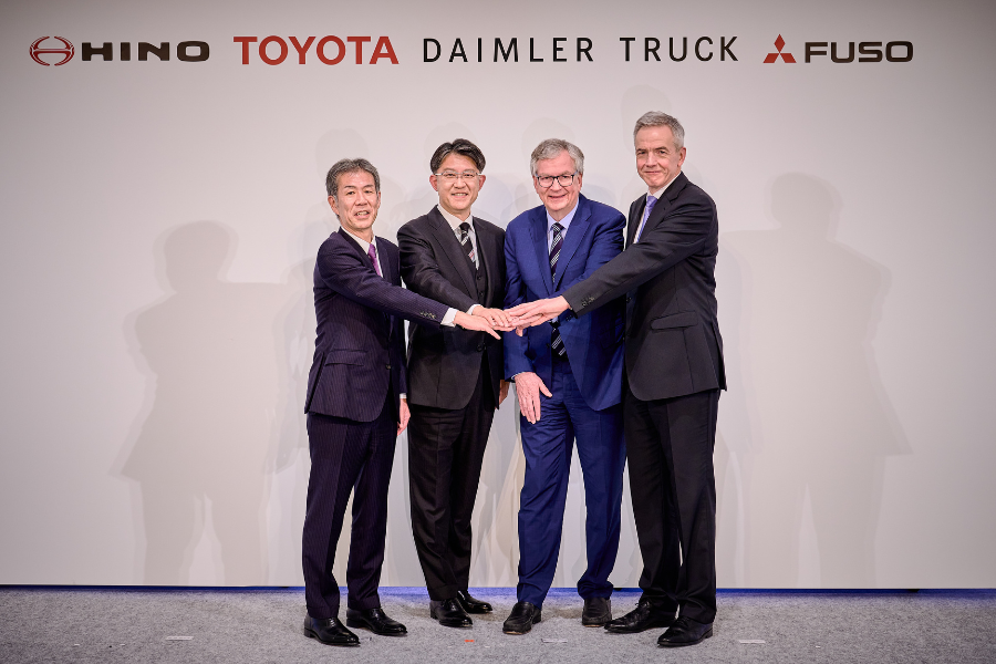 Toyota and Daimler announces Hino, Fuso merger