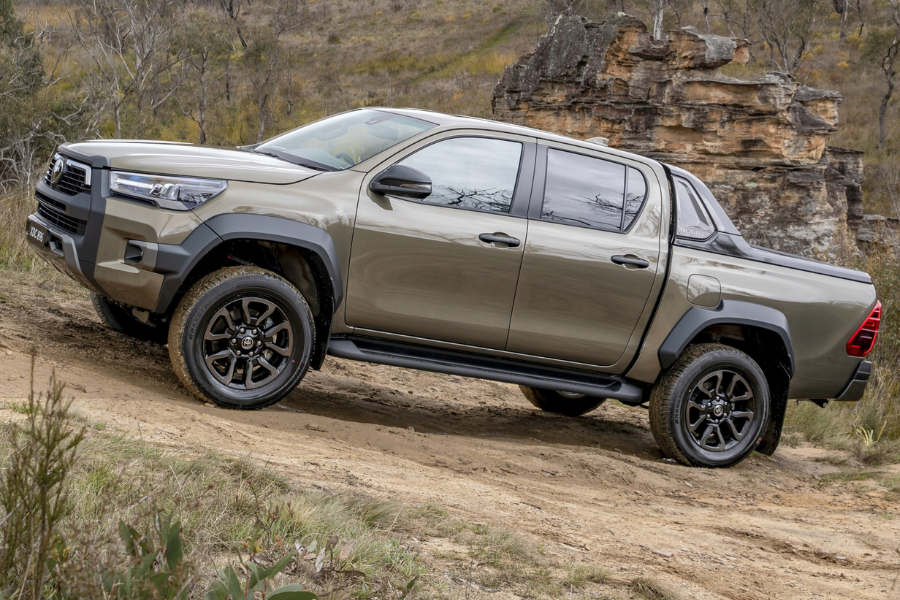 OFFICIAL 2024 Toyota Hilux will get mildhybrid powertrain