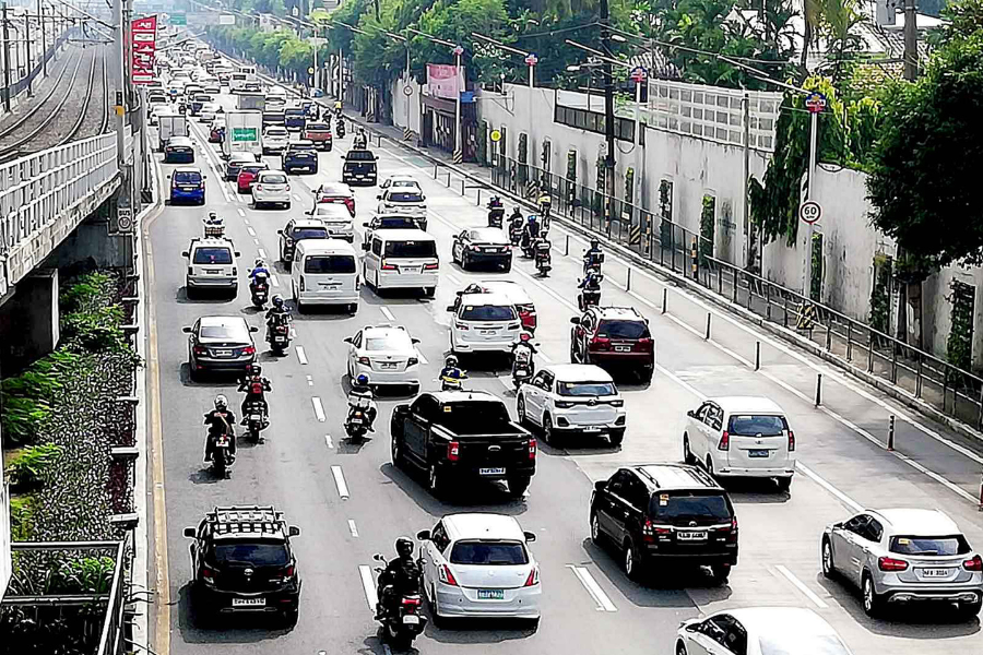 Driver’s license cards shortage to normalize by September, DOTr says